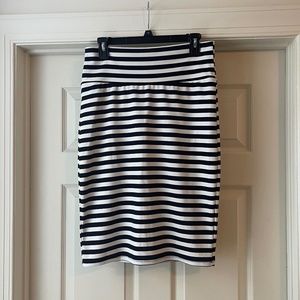 LuLaRoe Skirt/ Black and White Striped/ Size Medium